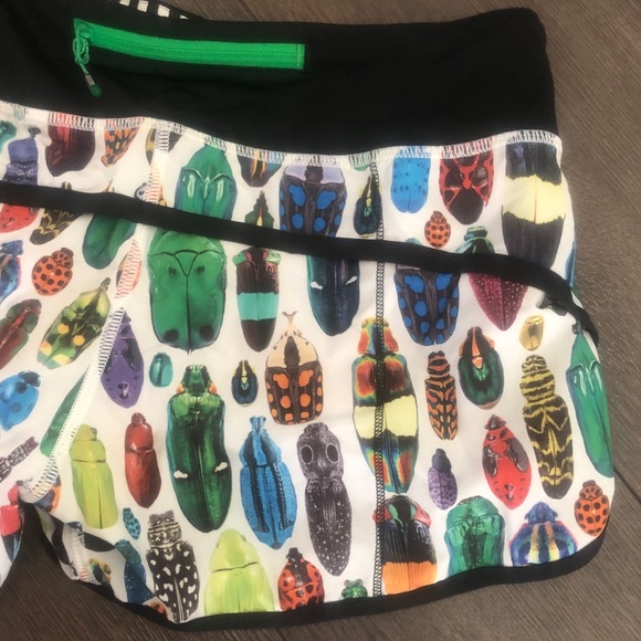 🦄🍋 Lululemon Seawheeze BUGS speed short Sz. 4 - Picture 5 of 10